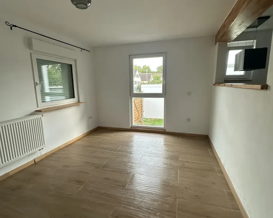 Grundreingiung im Privatbereich - R&B Dienstleistungen Nebelfeucht gewischter Designboden im Privathaushalt - Grundreinigung im Privathaushalt bei R&B Dienstleistungen Darmstadt